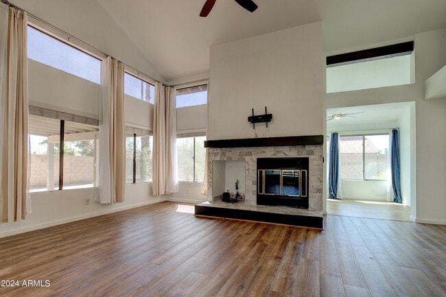 Building Photo - 1945 E Velvet Dr