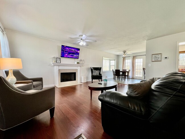 Building Photo - Fully Furnished Rental Property