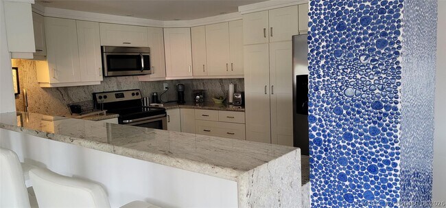Building Photo - 3800 Galt Ocean Dr