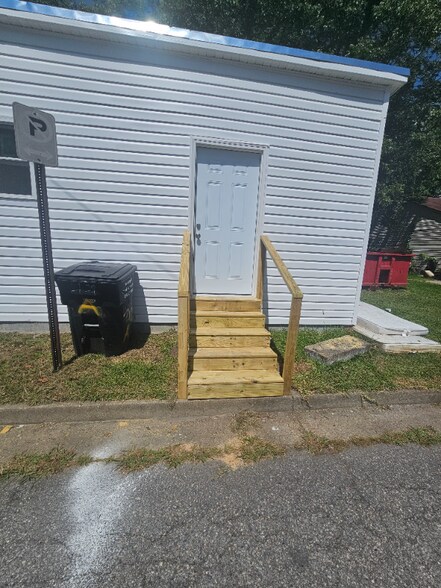 Primary Photo - 2129 Chestnut St