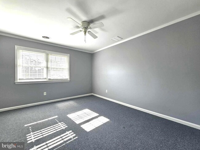 Building Photo - 8681 Mar Lynn Dr