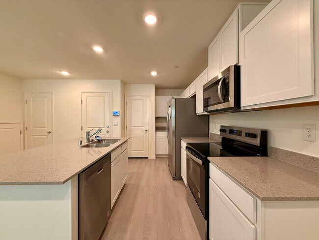 Building Photo - BRAND NEW 3 BED 2.5 BATH 2 CAR GARAGE TOWNHOUSE W/ LOFT FOR RENT!!!