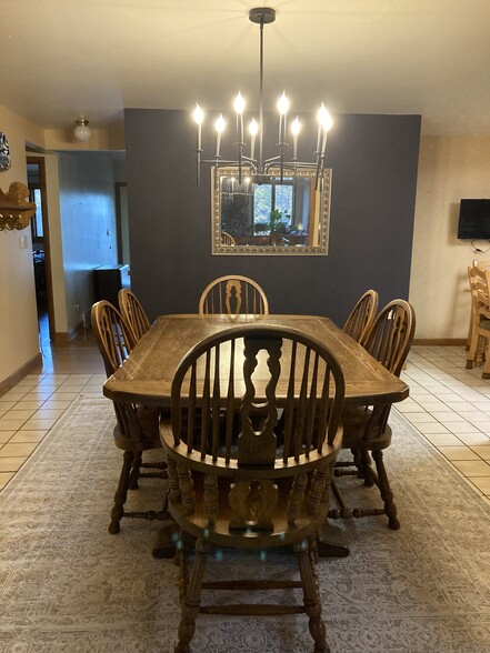 Building Photo - 3710 N Overland Rd