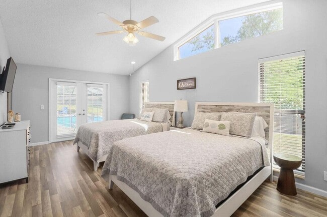 Building Photo - 14148 Paddock Dr