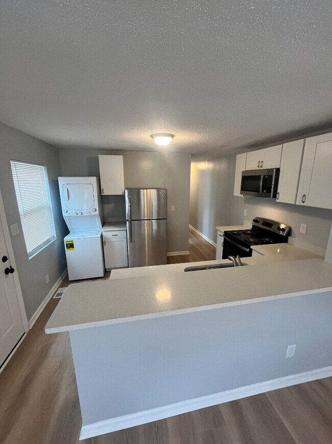 Building Photo - 2603 Dundeen St