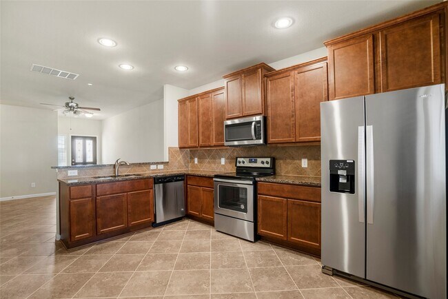 Building Photo - 15524 Marina Dr