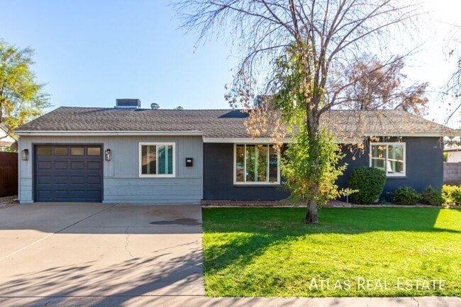 Building Photo - 5729 N 12th Pl