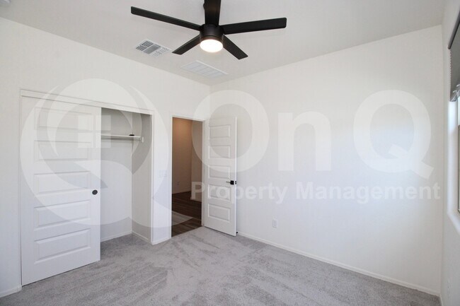 Building Photo - 9320 S 30th Ln