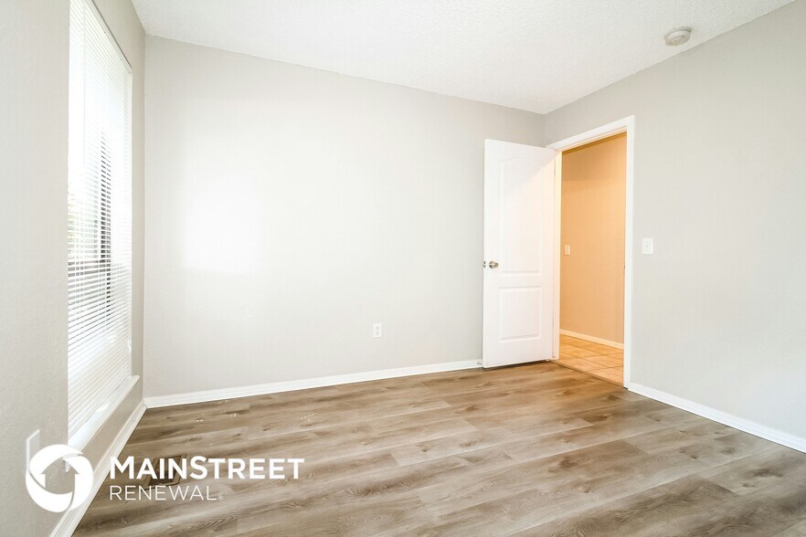 Building Photo - 10101 Mamus Ln