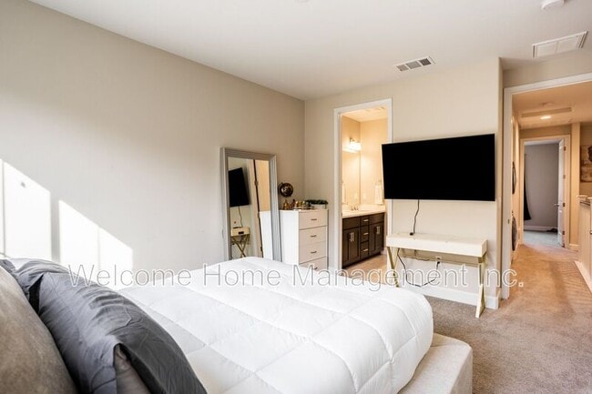 Building Photo - 1828 Enclave Pl