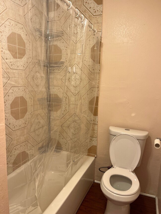 Building Photo - 767 Woodland Rd