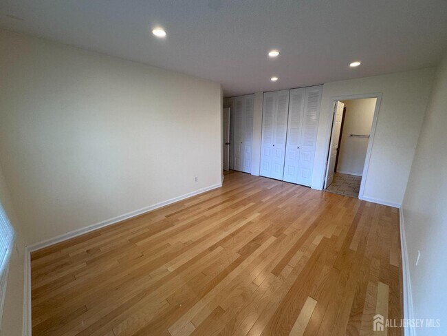 Building Photo - 1706 Pebble Pl