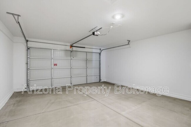 Building Photo - 18260 W Daley Ln