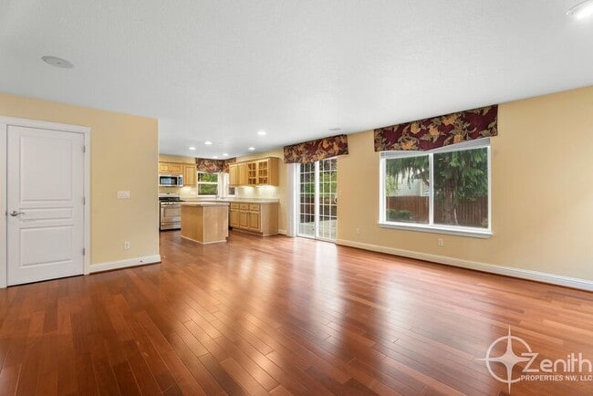 Building Photo - 2903 NE 184th Ave