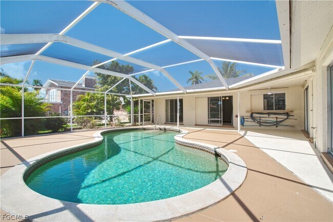 Building Photo - 5213 SW 2nd Pl