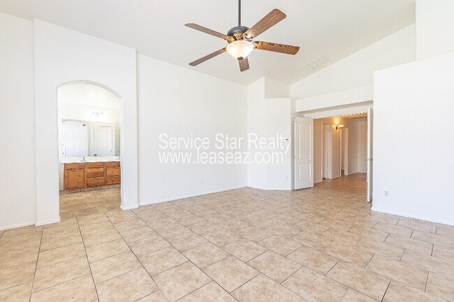 Building Photo - 8414 S 48th Ln