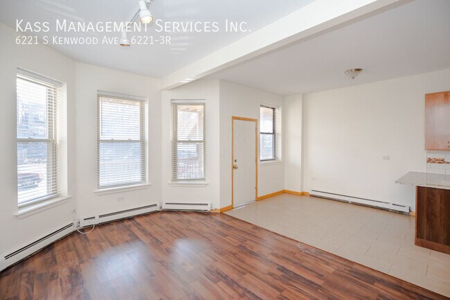 Building Photo - 6221 S Kenwood Ave