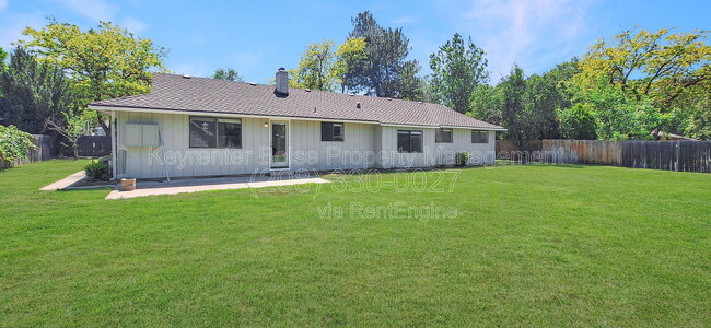 Building Photo - 254 W Fall Dr