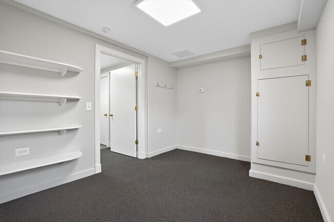 Building Photo - 1036 Guerin Rd