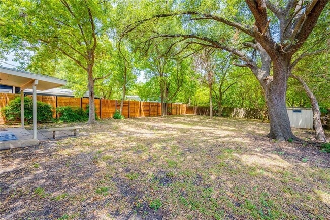 Building Photo - 7709 Woodrow Ave