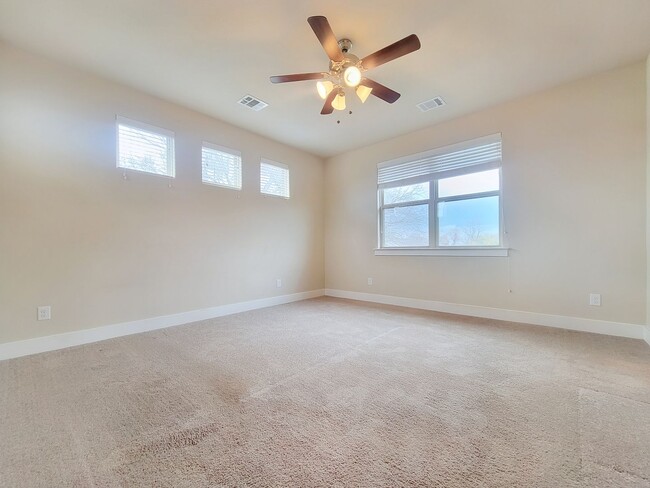 Building Photo - Gorgeous 3 BR/2.5 BA Single-Family Home in...