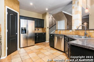 Building Photo - 1122 Persian Garden