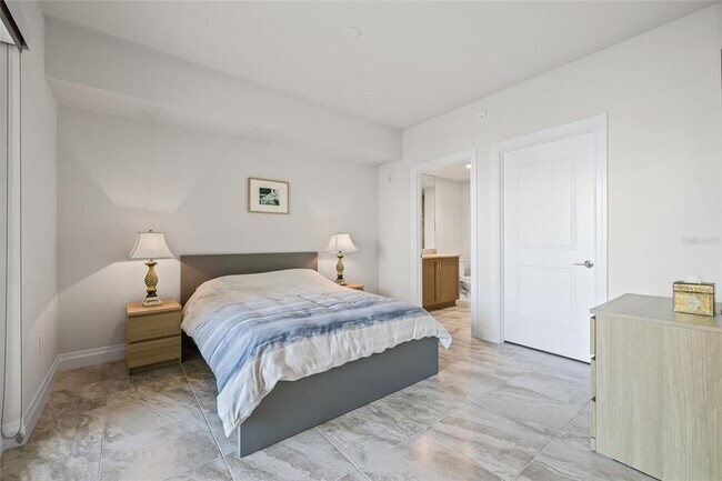 Building Photo - 795 Collany Rd