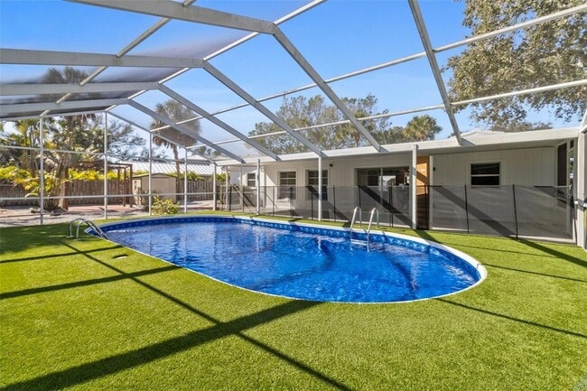 Building Photo - 5223 Shadow Lawn Dr