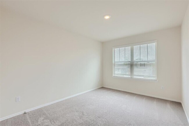 Building Photo - 74 Pacific Loon St