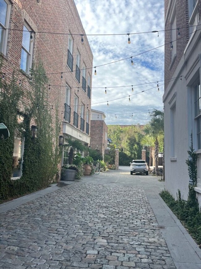 Building Photo - Historic Charm Meets Downtown Energy on Ki...