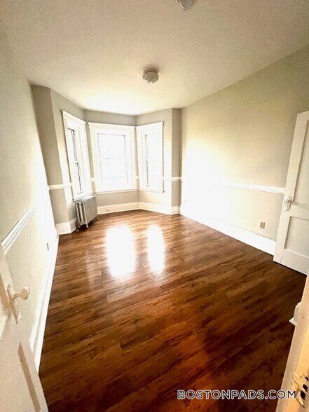 Building Photo - 38 Hemenway St