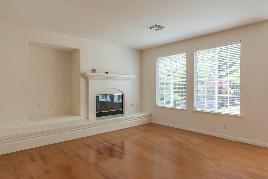 Building Photo - 1260 Ustilago Dr