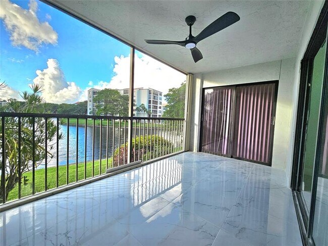 Building Photo - 2232 N Cypress Bend Dr