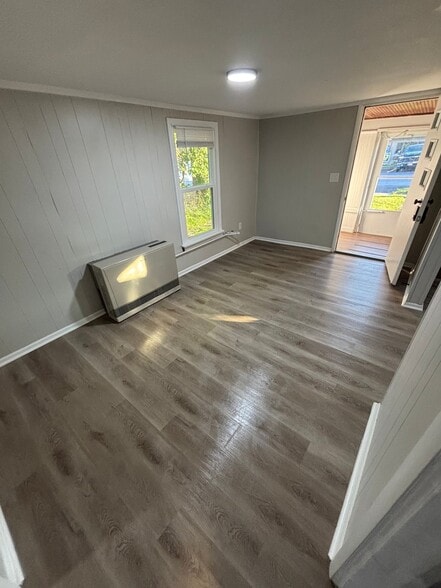 Building Photo - 122 Leray St