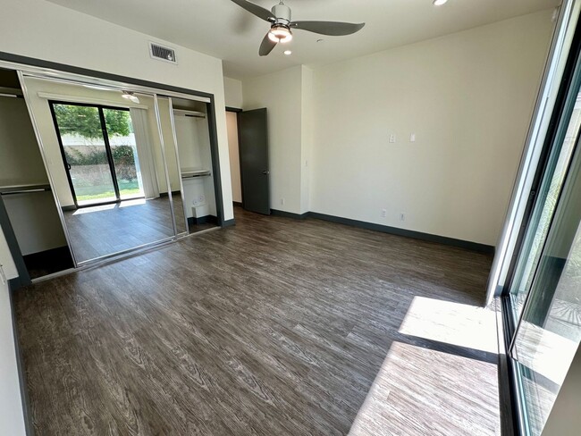 Building Photo - 8391 DUNBARTON *5 BED*4BA*NEW SMART HOME*T...