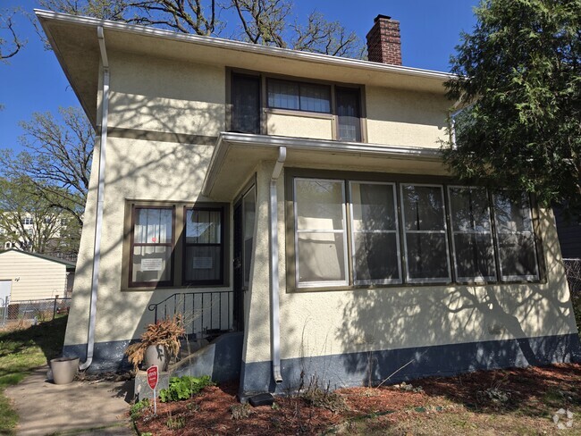 Building Photo - 1822 DuPont Ave N