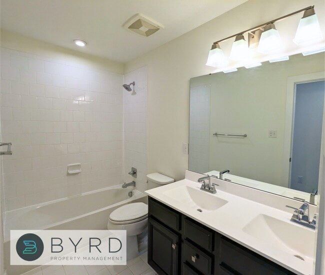 Building Photo - 15700 Cambria Cove Blvd