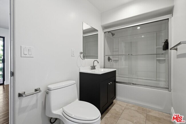 Building Photo - 8908 Appian Way