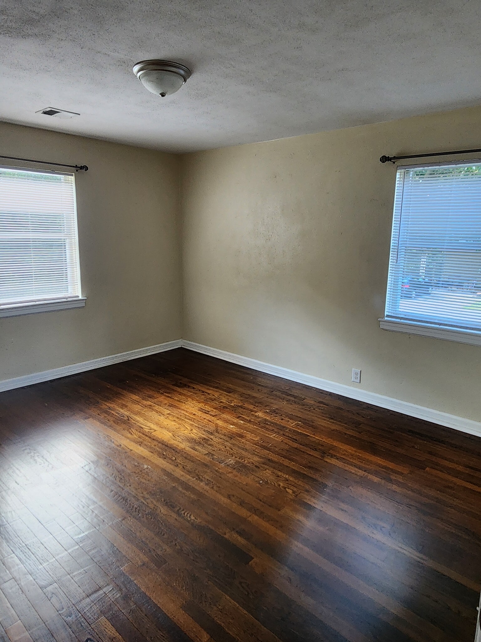 Bedroom - 3207 W La Rua St
