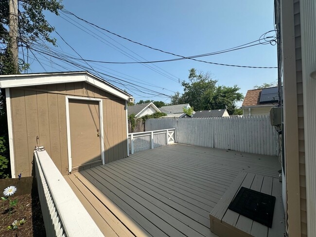 Building Photo - 15 Waterview Pl