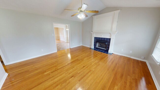 Building Photo - 3 Bedroom with BONUS Room in Jack Britt School District!