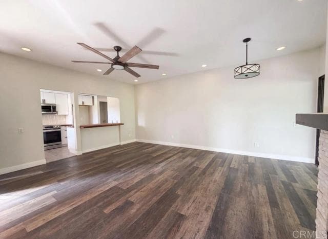 Building Photo - 3625 Avocado Village Ct