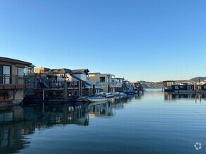 Building Photo - Adorable Sausalito Houseboat Fully Furnish...