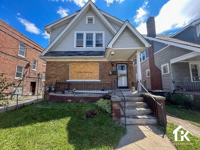 Building Photo - 2425 Clements St