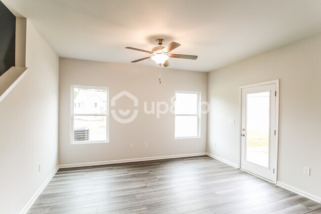 Building Photo - Fantastic 4bd/2.5ba home! Coming soon!