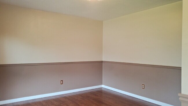 Building Photo - Charming 4-Bedroom West Point Retreat with...