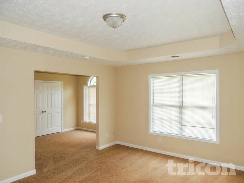 Building Photo - 8036 Harmony Lakes Dr