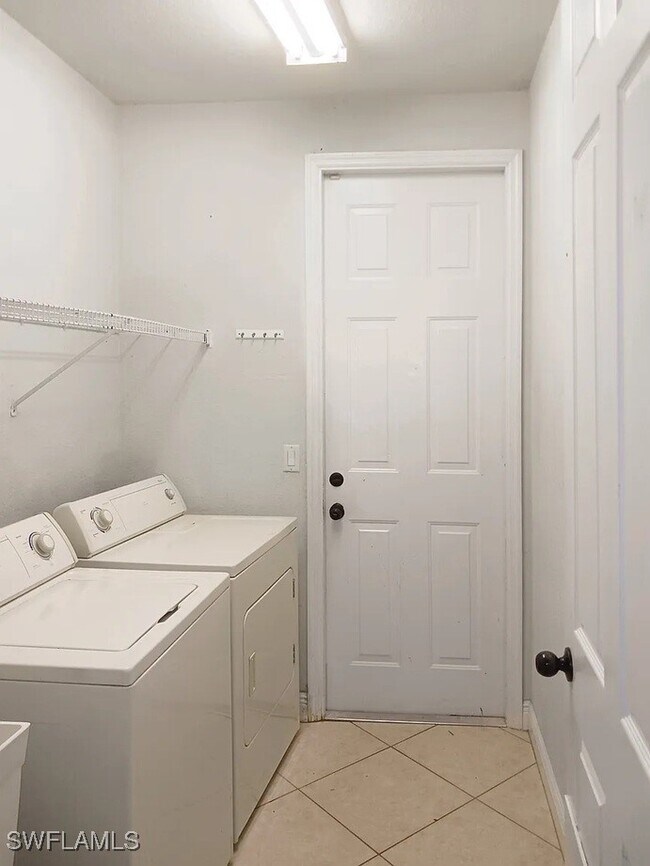 Building Photo - 120 18th Ave NE