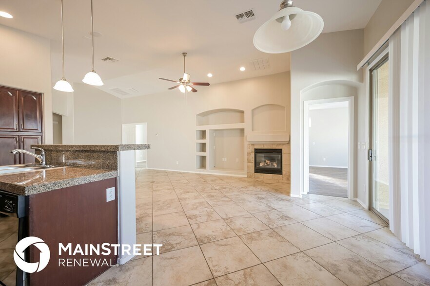 Building Photo - 42716 N 44th Dr