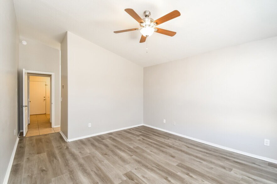 Building Photo - 9146 E Encanto St